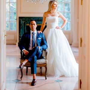 Vera Wang white organza wedding dress size 4